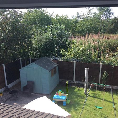 Stunning Homestay In Wolverhampton Bushbury Екстериор снимка