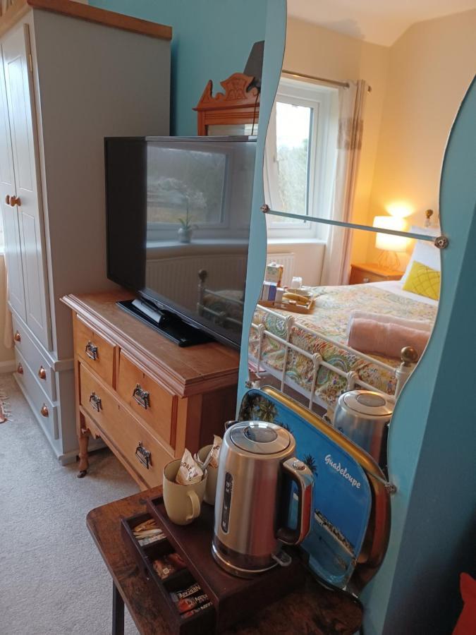 Stunning Homestay In Wolverhampton Bushbury Екстериор снимка