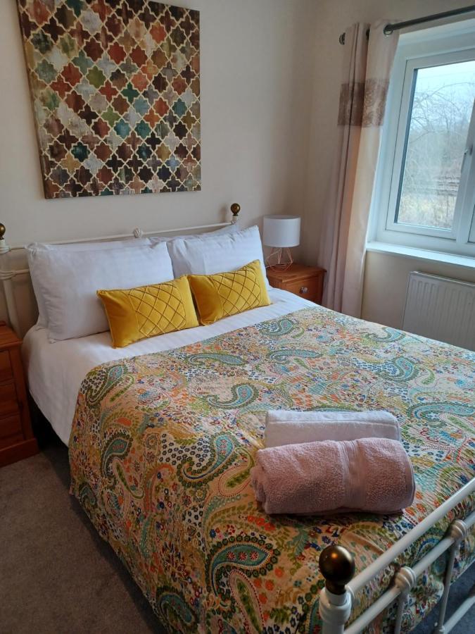 Stunning Homestay In Wolverhampton Bushbury Екстериор снимка