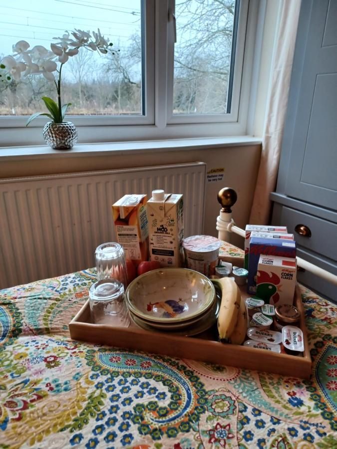 Stunning Homestay In Wolverhampton Bushbury Екстериор снимка