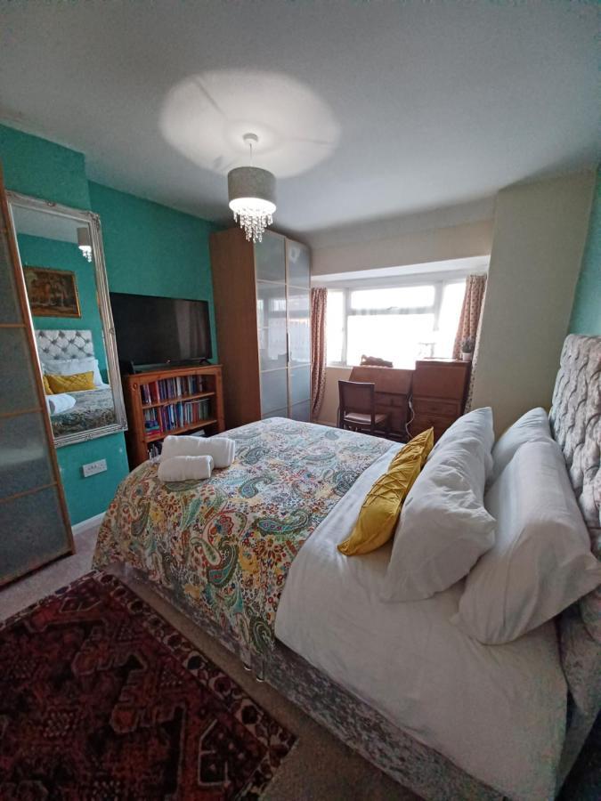 Stunning Homestay In Wolverhampton Bushbury Екстериор снимка