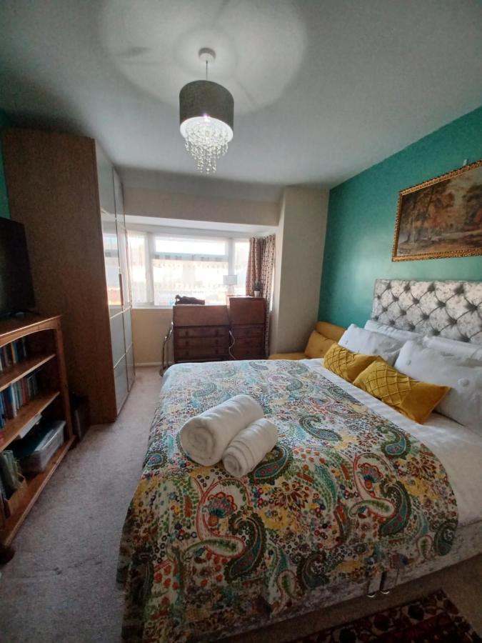 Stunning Homestay In Wolverhampton Bushbury Екстериор снимка