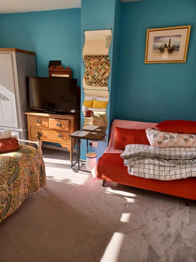 Stunning Homestay In Wolverhampton Bushbury Екстериор снимка